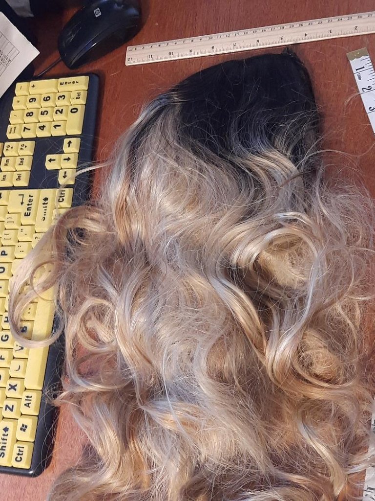 New ! Women Brown To Blonde Wavy 24 In Wig Dark Roots Fading To Light Ash Blonde — image 6 of 7